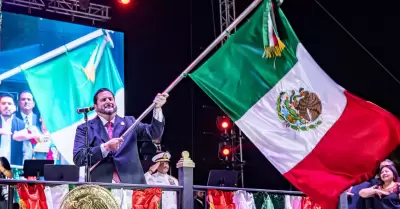 Encabeza Ismael Burgue�o Ruiz Ceremonia del CCXV Aniversario del Grito de Indepe