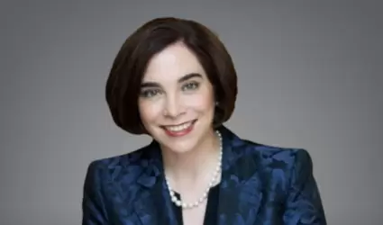 Roxana Vel�squez, directora del Museo de Arte de San Diego, recibe el premio "Me