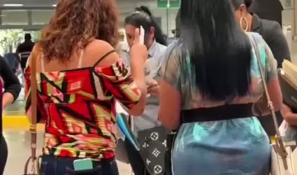 Un grupo de mujeres trans acudi� al Registro Civil