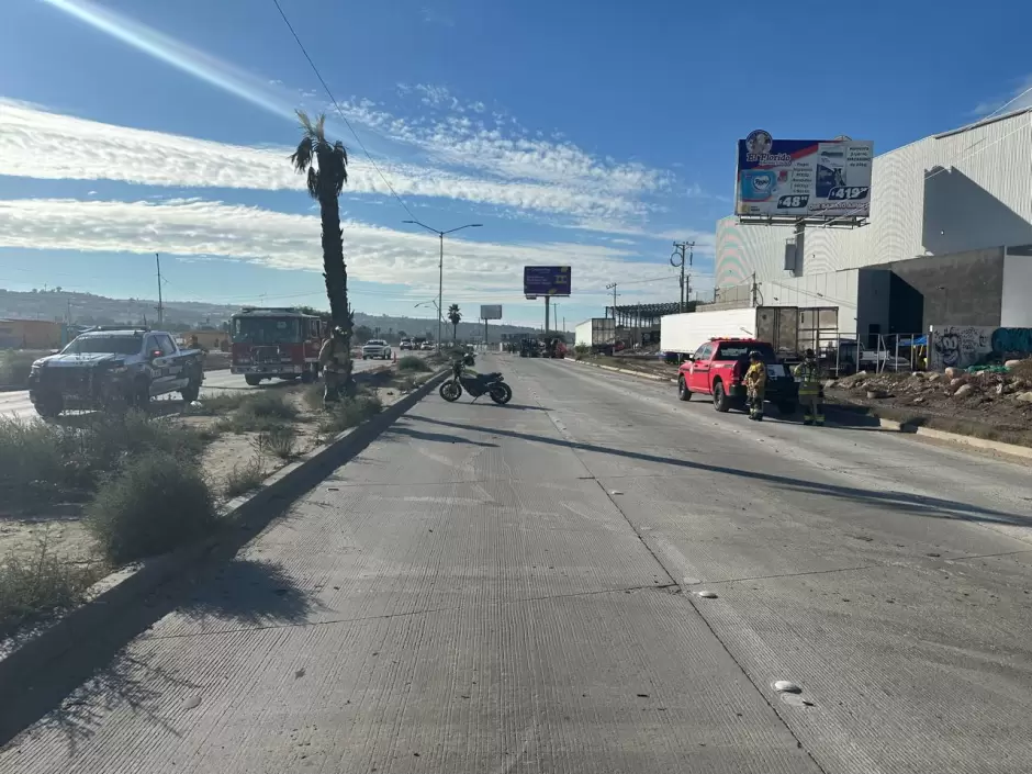 Volcadura de pipa de gas en V�a R�pida