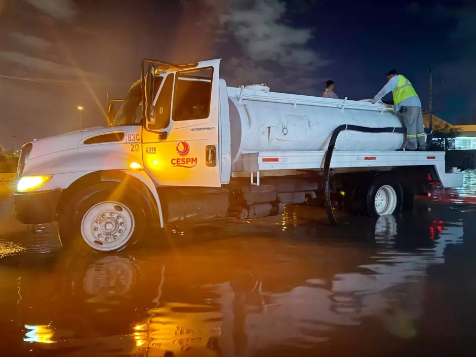 Atenci�n de encharcamientos tras intensas lluvias en Mexicali y San Felipe