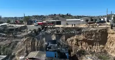 Incendio de casa en colonia Divina Providencia