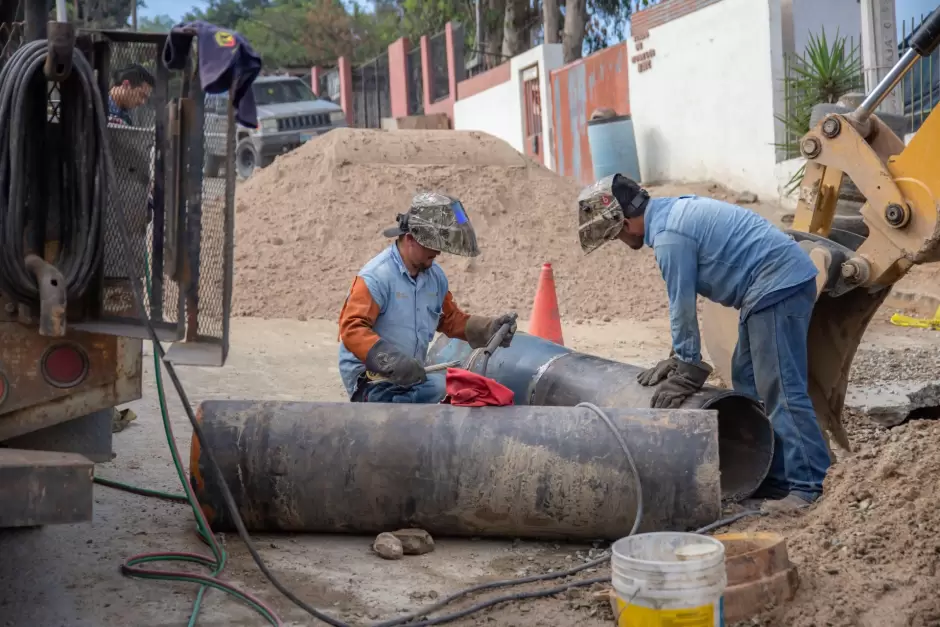 Trabajos de reparaci�n en l�nea de impulsi�n en Ca��n del Sainz