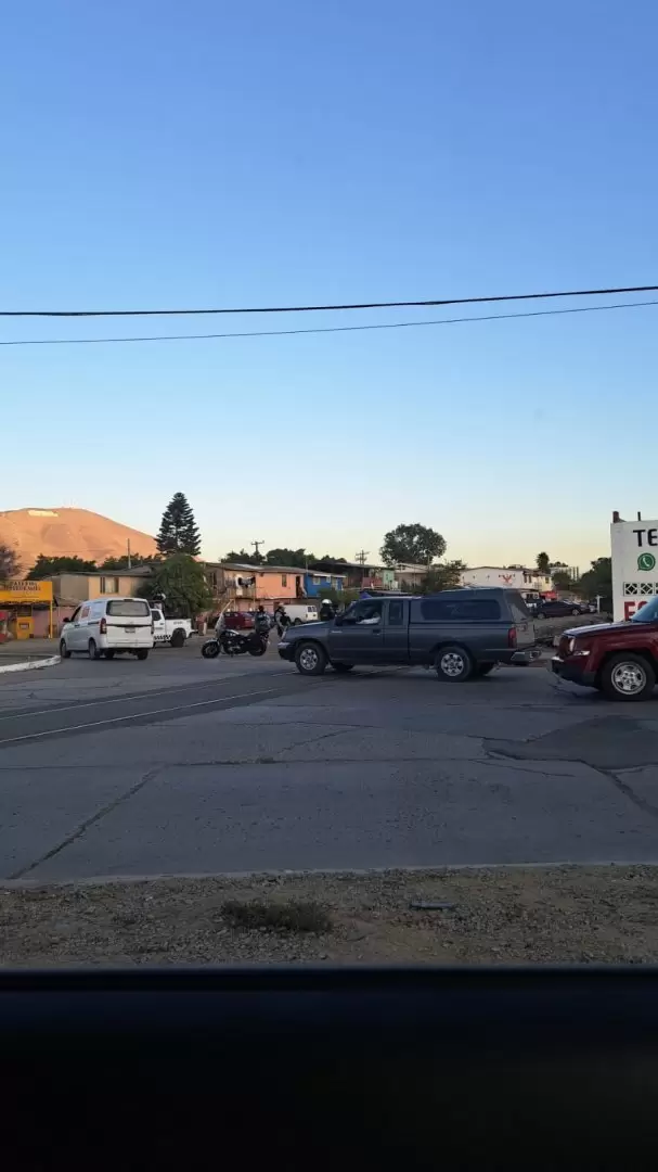 Choque entre tren y veh�culo en el Blvd. Ben�tez