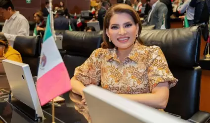 Lorenia Valles