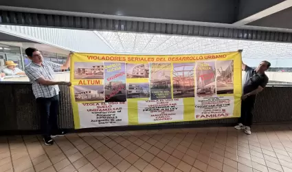 Manifestaci�n por violaciones a la ley de desarrollo urbano