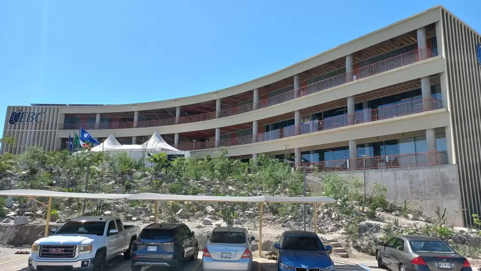 Inauguraci�n oficial del campus Hermosillo de la Escuela Bancaria y Comercial (EBC)