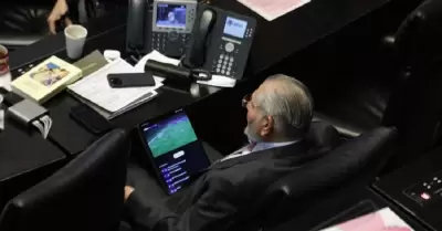Ad�n Augusto ve partido.
