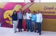 Car�n Le�n recibe reconocimiento como exalumno distinguido de la Secundaria General 4