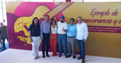 Entrega de reconocimiento a Car�n Le�n