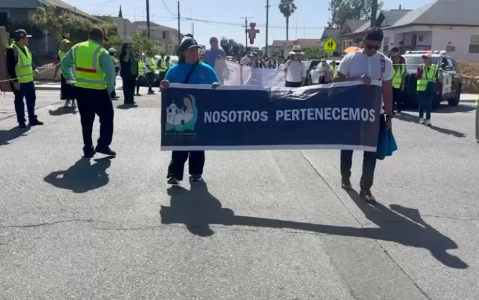 "Viacrucis migrante" en la frontera; l�deres se unen para exigir se detengan las "pol�ticas de terror"