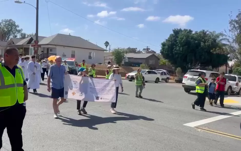 "Viacrucis migrante" en la frontera; l�deres se unen para exigir se detengan las "pol�ticas de terror"