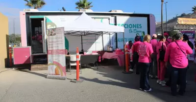 Arranca Octubre Rosa con m�dulo en Macroplaza Tijuana