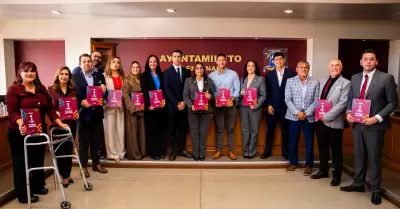 Presenta alcaldesa Claudia Agat�n 1er. Informe de Gobierno ante el Cabildo de En
