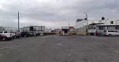 Localizan cuerpo sin vida en cami�n de carga