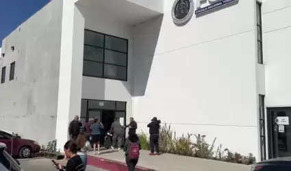 Afectada por la ca�da de una estructura met�lica