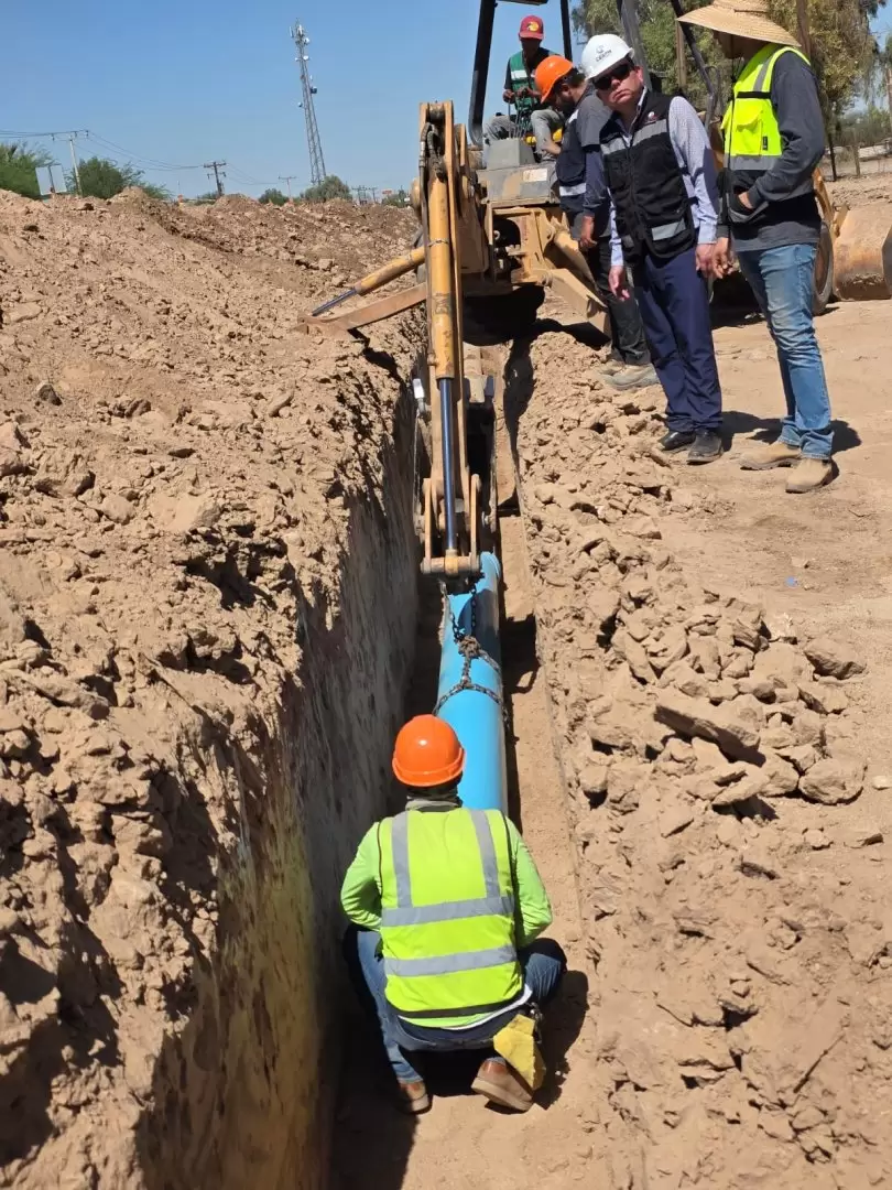 Construcci�n de l�nea de alimentaci�n de agua potable en ejido Veracruz 2