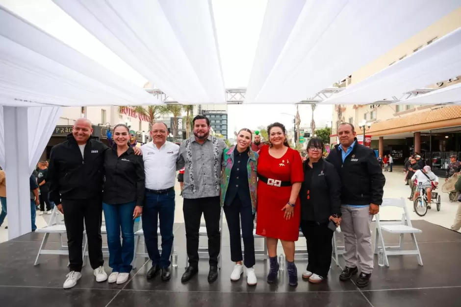 Nuevo andador peatonal de "La Revoluci�n" Gobernadora Marina del Pilar