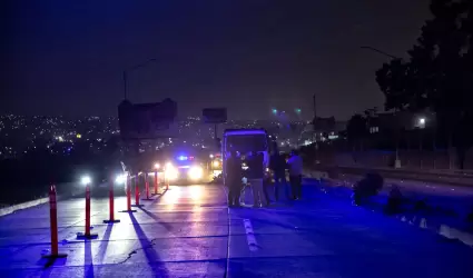 Muere motociclista al chocar contra barredora en la V�a R�pida Poniente