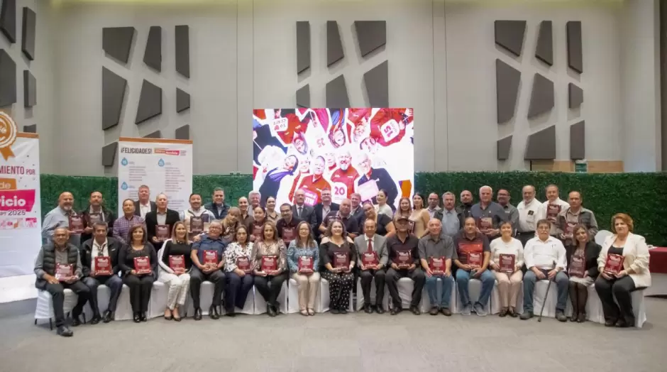 Reconoce CESPT a personal por a�os de servicio
