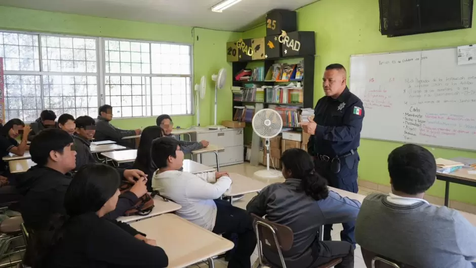 Pl�ticas "Acoso" y "Drogas legales e ilegales"