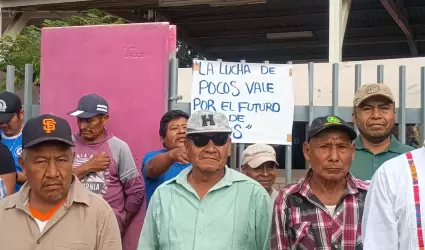 Miembros de la etnia triqui toman escuela en Poblado Miguel Alem�n