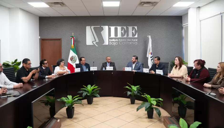 Entrega Ismael Burgue�o Ruiz Primer Informe de Labores