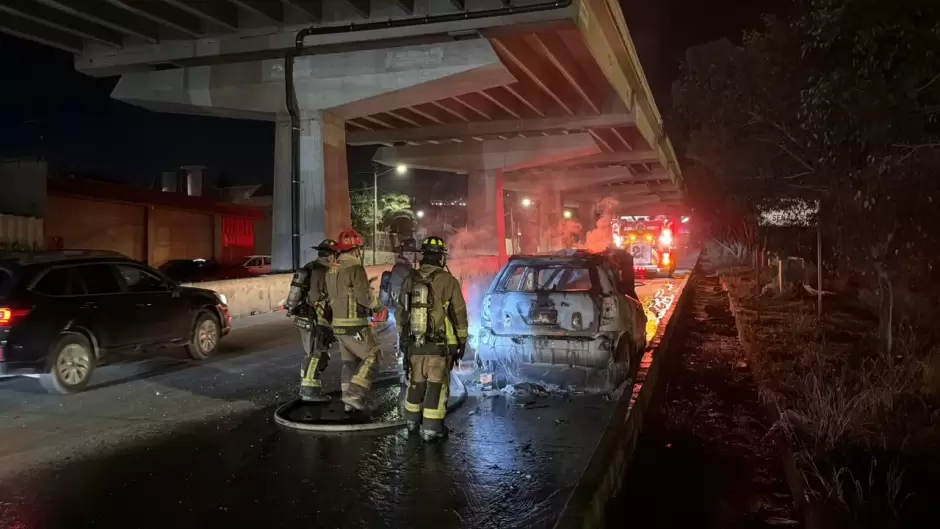 Incendian veh�culo sobre la Avenida Internacional