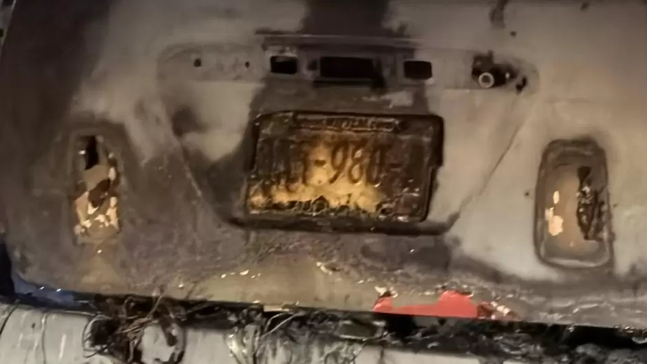 Incendian veh�culo sobre la Avenida Internacional