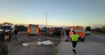 Volcamiento de autob�s en carretera Guaymas-Hermosillo