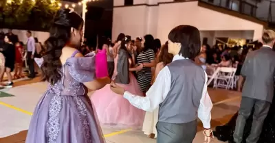 XV a�os a 19 adolescentes