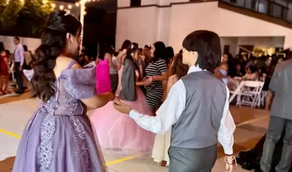 XV a�os a 19 adolescentes
