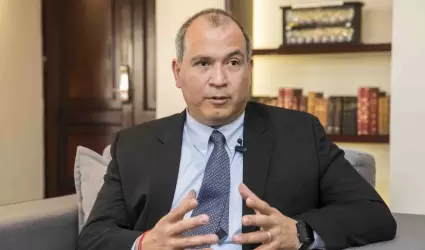 Carlos Trevi�o Medina