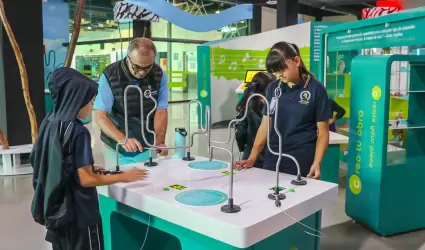Actualizan salas de tecnolog�a e innovaci�n