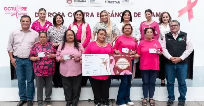 Entregan vales de mastograf�a
