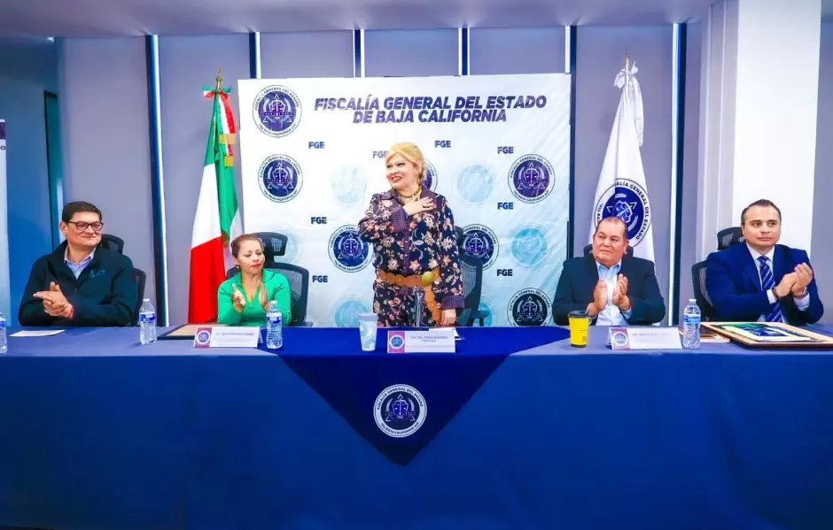 Fortalece fiscal general v�nculos con l�deres comunitarios de Tijuana