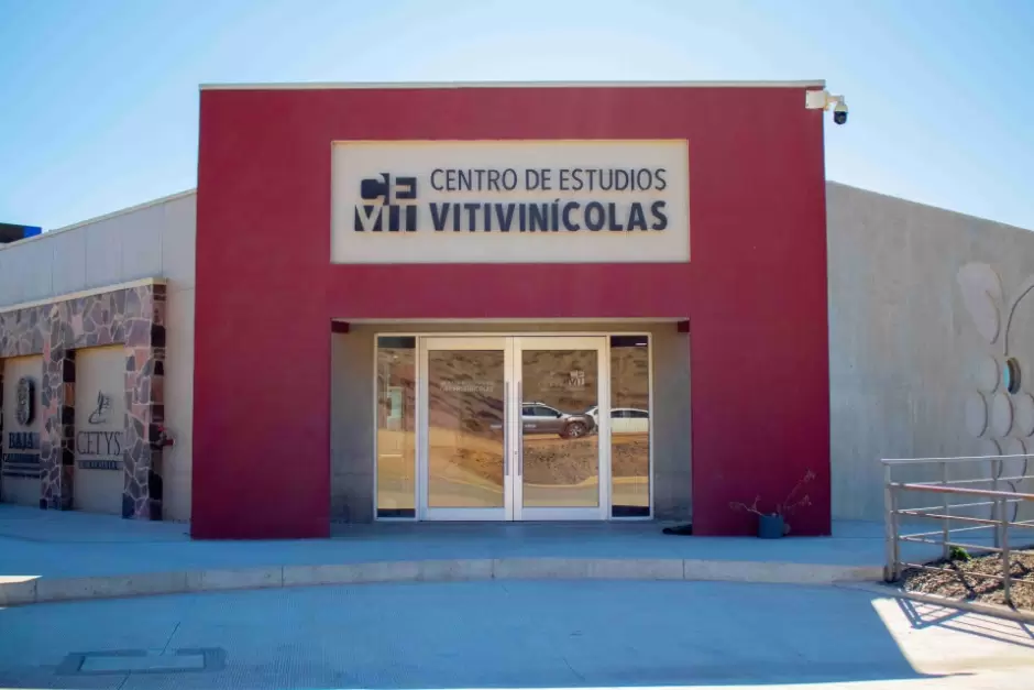 Primer Simposio Internacional "Viticultura Sustentable: Innovaci�n, Agua y Cambio Clim�tico" en Ensenada