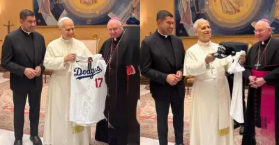 Papa Le�n XIV recibe casaca de Ohtani