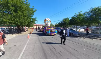 Vig�sima cuarta edici�n de la Procesi�n del D�a de Muertos. en la Unison