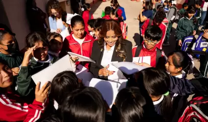 Claudia Agat�n fortalece entre la ni�ez los patrimonios hist�ricos de Ensenada