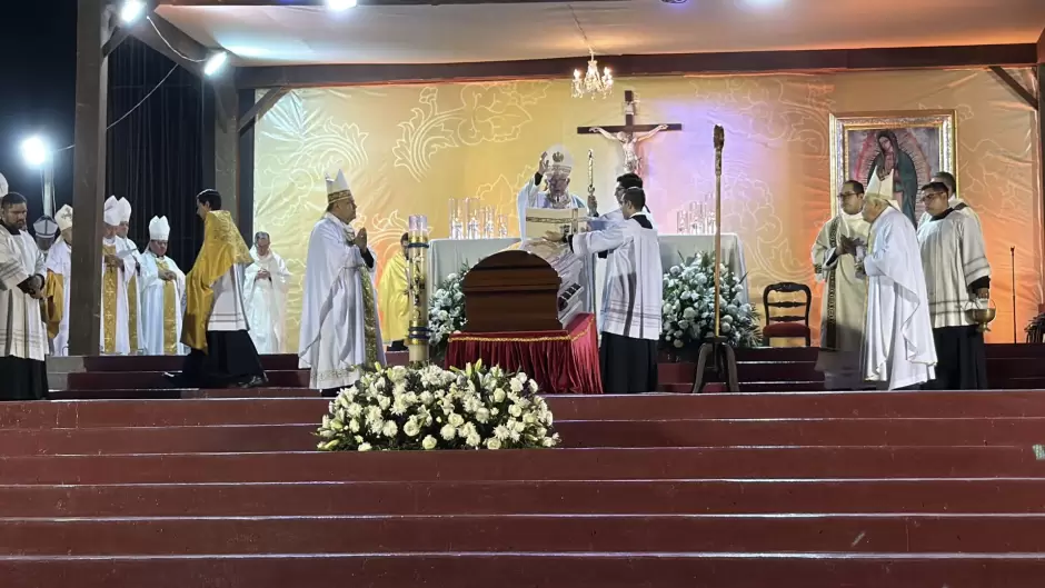 Realizan honras f�nebres y sepultura del Arzobispo de Tijuana Francisco Moreno Barr�n