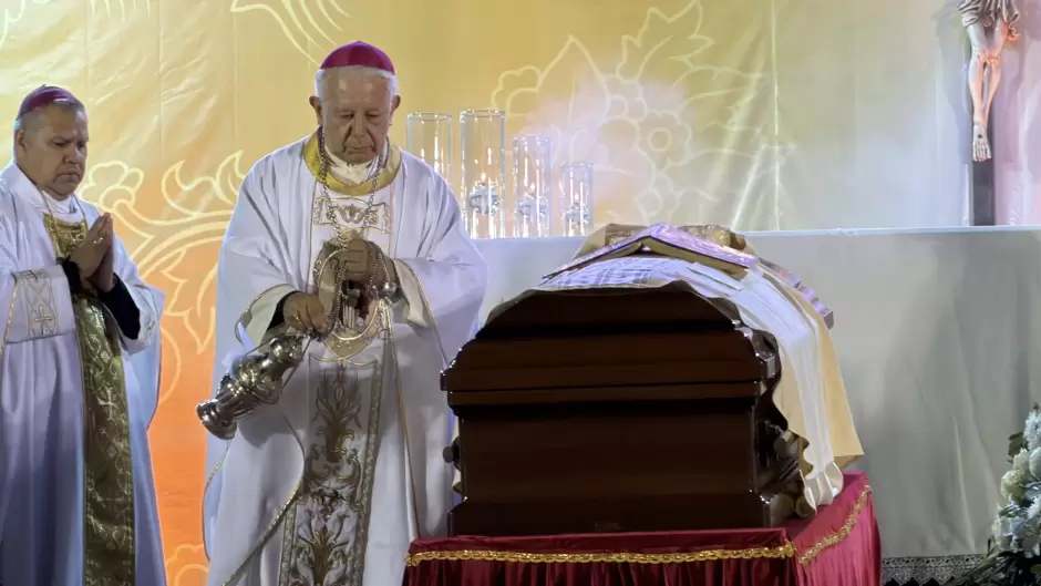 Realizan honras f�nebres y sepultura del Arzobispo de Tijuana Francisco Moreno Barr�n
