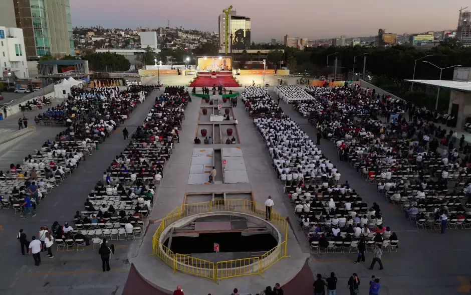Realizan honras f�nebres y sepultura del Arzobispo de Tijuana Francisco Moreno Barr�n