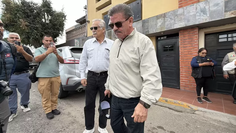 Manuel Cisneros, propietario de la "Birrier�a Guadalajara" en Ensenada