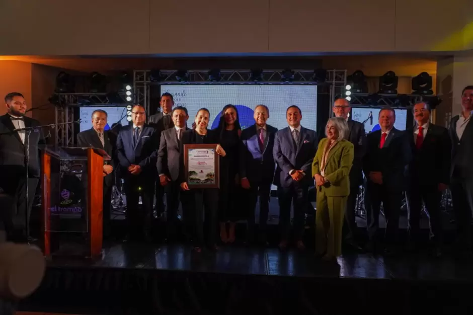 Cena "Girando por El Trompo" a favor de la ni�ez tijuanense
