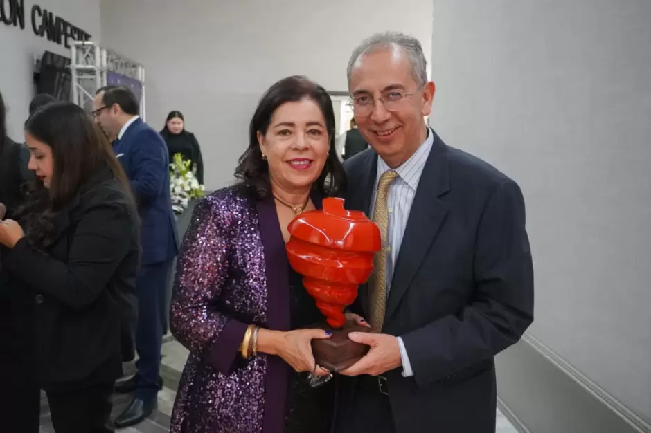 Cena "Girando por El Trompo" a favor de la ni�ez tijuanense