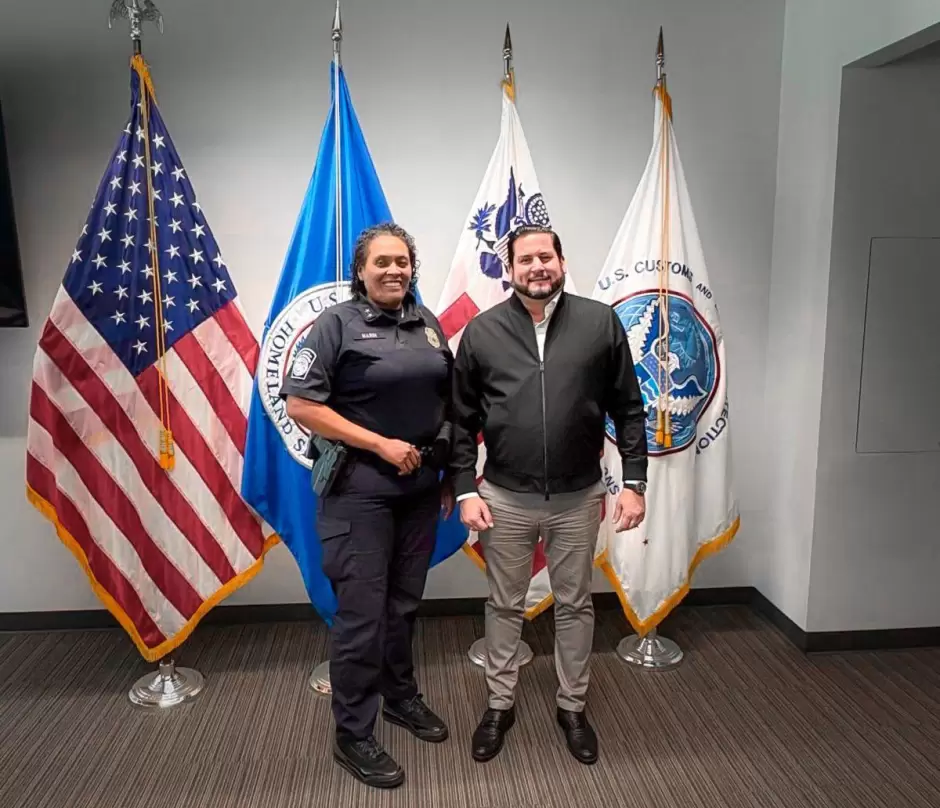 Directora del puerto de San Ysidro de CBP, Mariza Mar�n / Presidente municipal, Ismael Burgue�o Ruiz