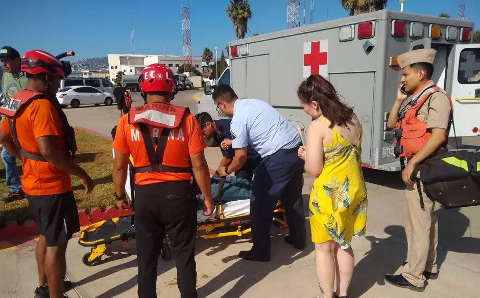 Marina realiza evacuaci�n m�dica de tripulante en embarcaci�n tur�stica en Ensenada