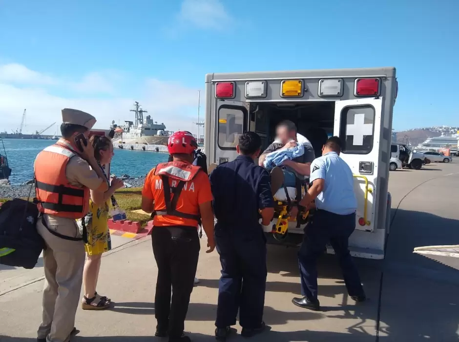 Marina realiza evacuaci�n m�dica de tripulante en embarcaci�n tur�stica en Ensenada