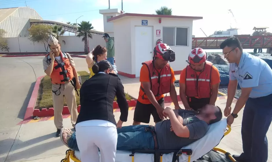 Marina realiza evacuaci�n m�dica de tripulante en embarcaci�n tur�stica en Ensenada